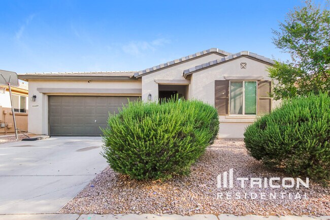 Primary Photo - 44409 W Bailey Dr