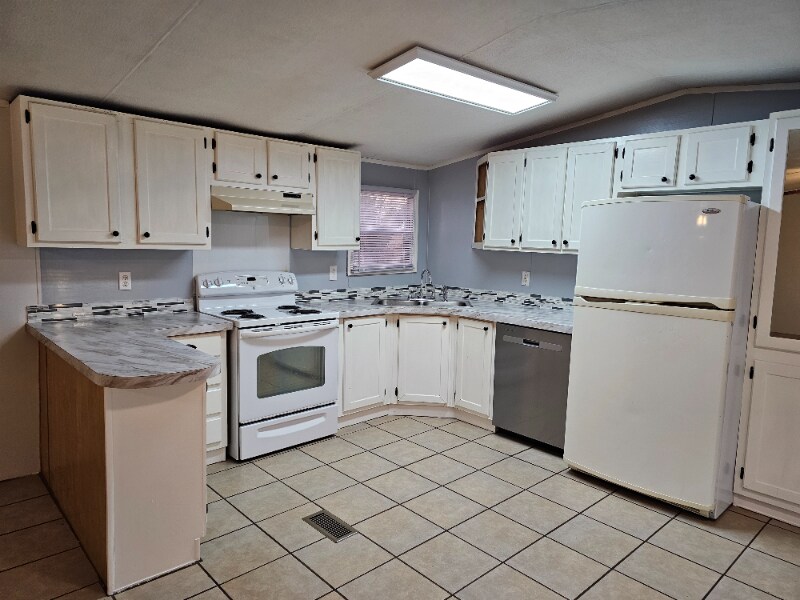 Building Photo - 1057 Hibiscus Rd