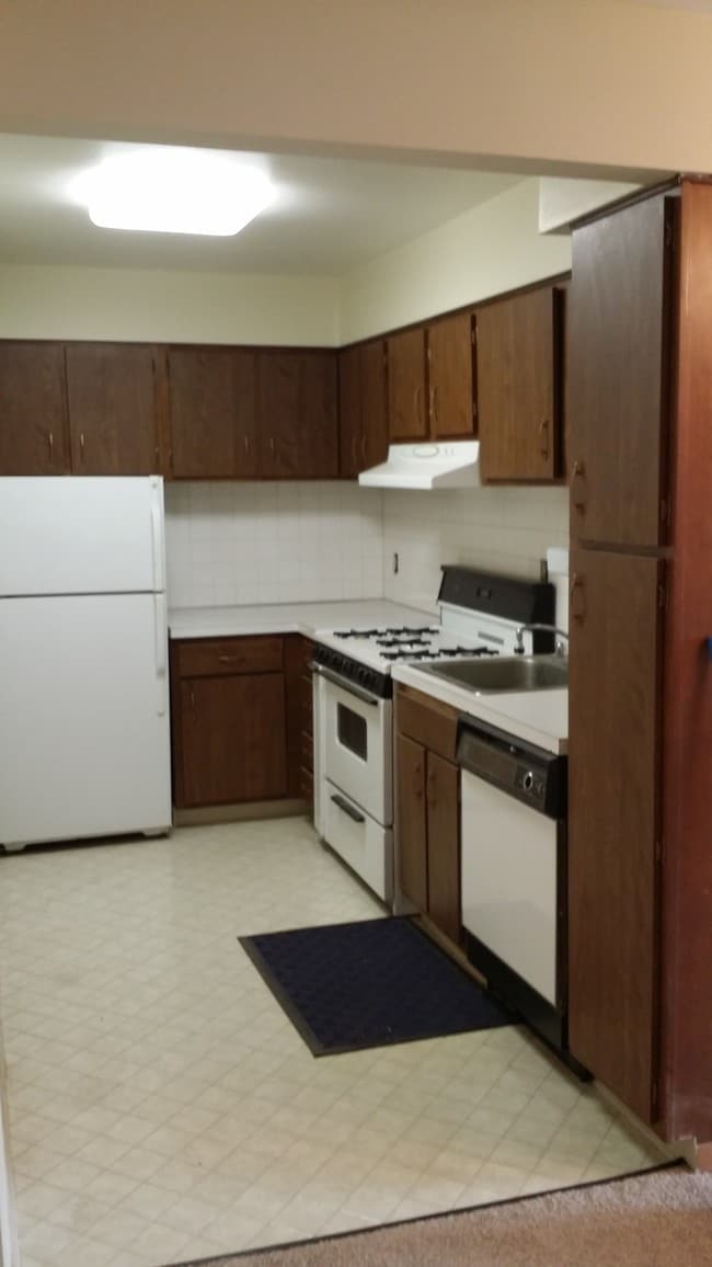 Roundtree Rentals 3677 Indianola Ave Columbus OH 43214 Apartment Finder
