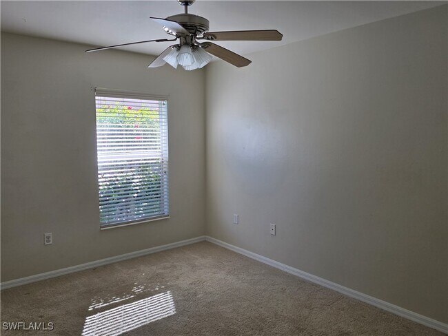 Building Photo - 2049 Fairmont Ln