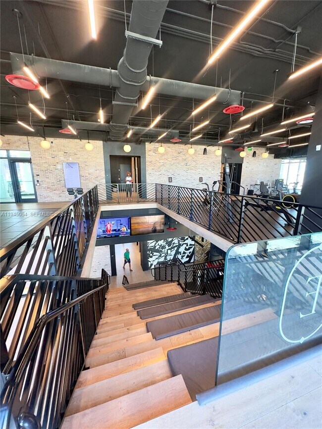 Building Photo - 398 NE 5th St