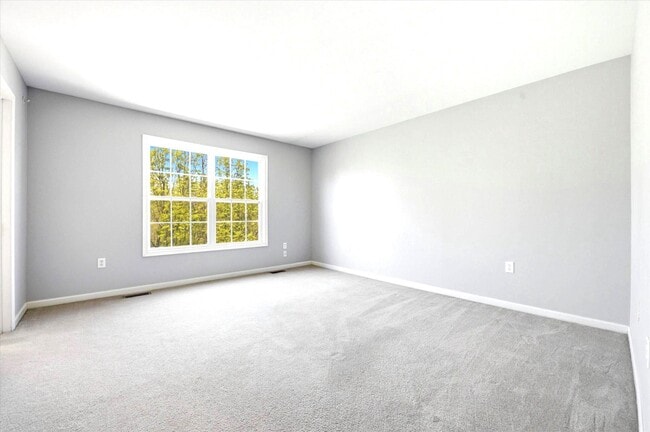 Building Photo - 248 Roosevelt Ave