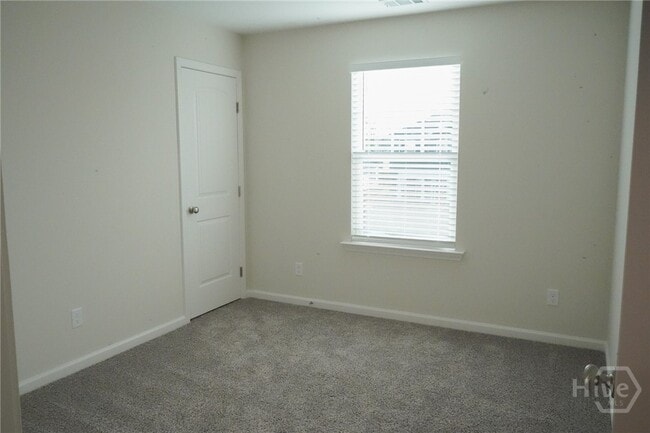 Building Photo - 270 Cromer St