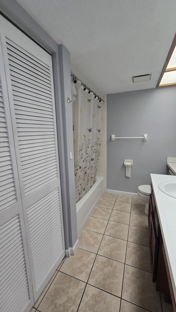 Building Photo - Furnished 2-Bed 2- Bath Condo