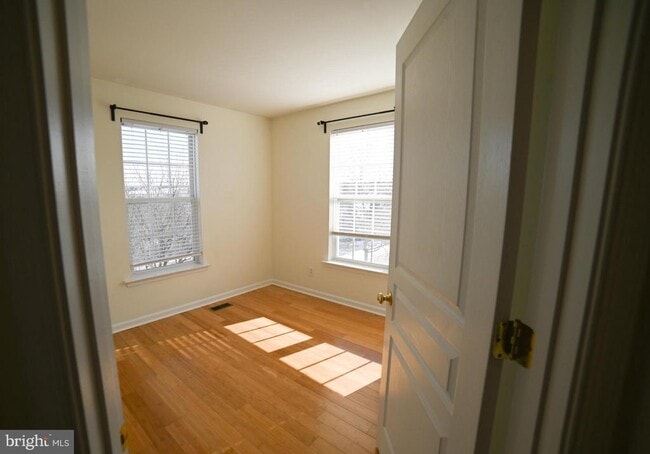 Building Photo - 1910 Cavalier Ln