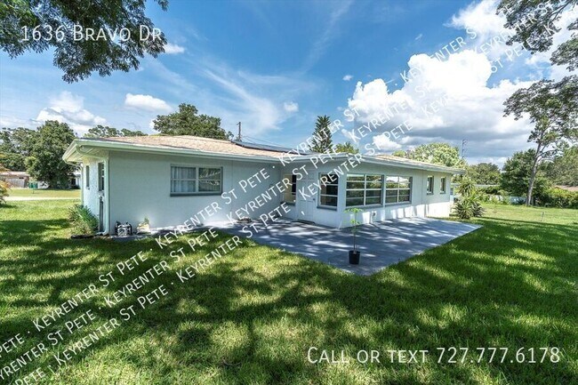 Building Photo - 1636 Bravo Dr