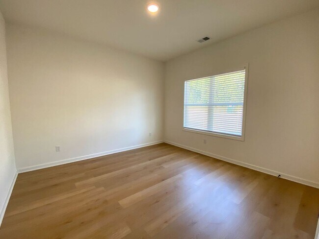 Building Photo - 4 bedroom, 2 bath in Brighton TN near Brighton Middle School