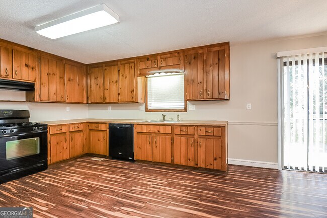 Building Photo - 3992 Fairington Dr