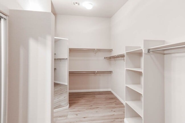 Building Photo - 4 Bed, Single Story Home, In Southwest Gat...