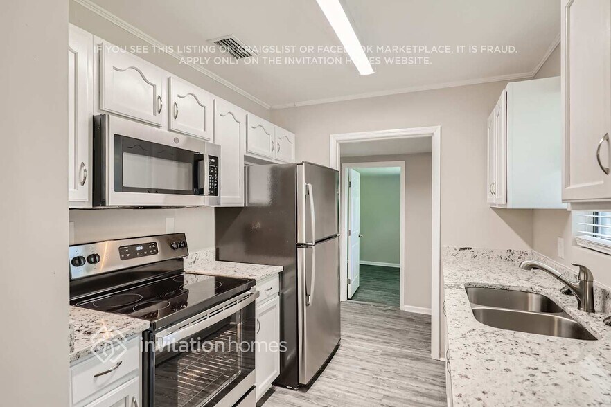 Building Photo - 1037 Mantes Ave
