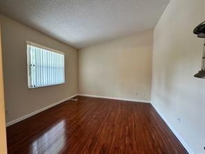Building Photo - 9649 Riverside Dr