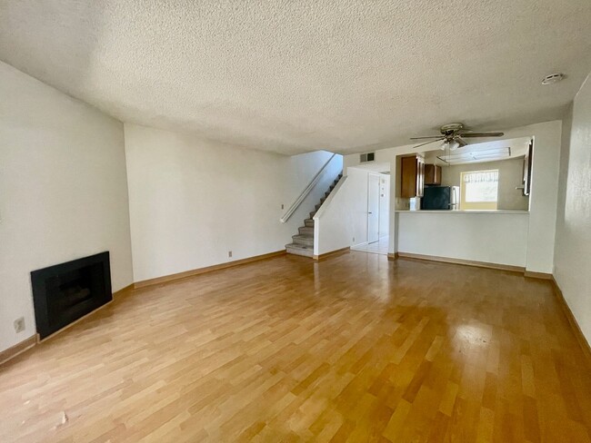 Building Photo - Spacious 1/1.5 Condo San Jose