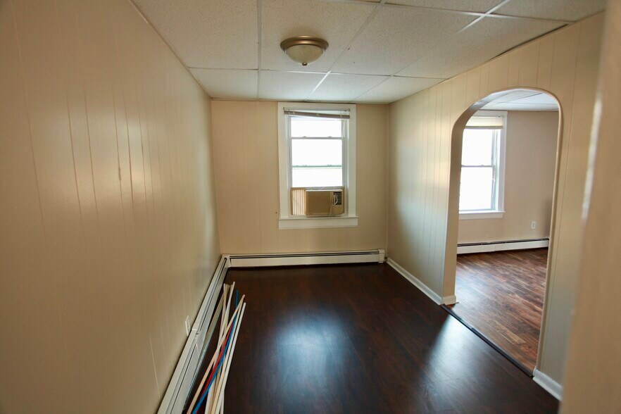 common area - 72 Wales Ave