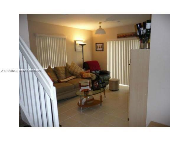 Building Photo - 2022 NE 167th St