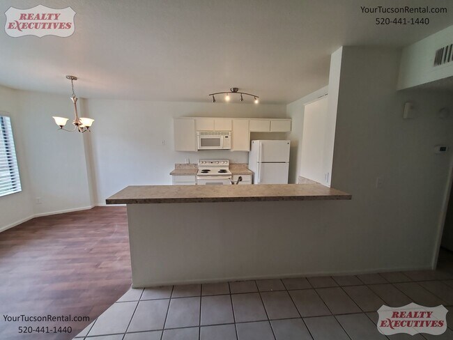 Building Photo - The Villages at Midvale Park - 2 Bedroom and 2 bathroom Condo