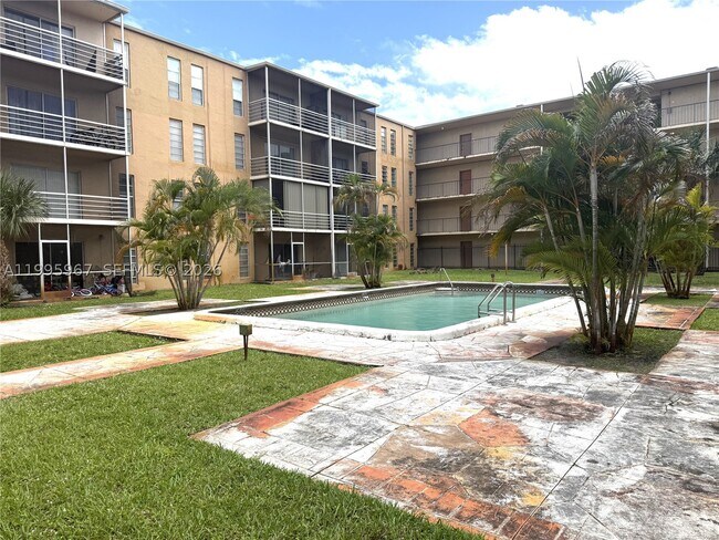 Building Photo - 4848 NW 24th Ct