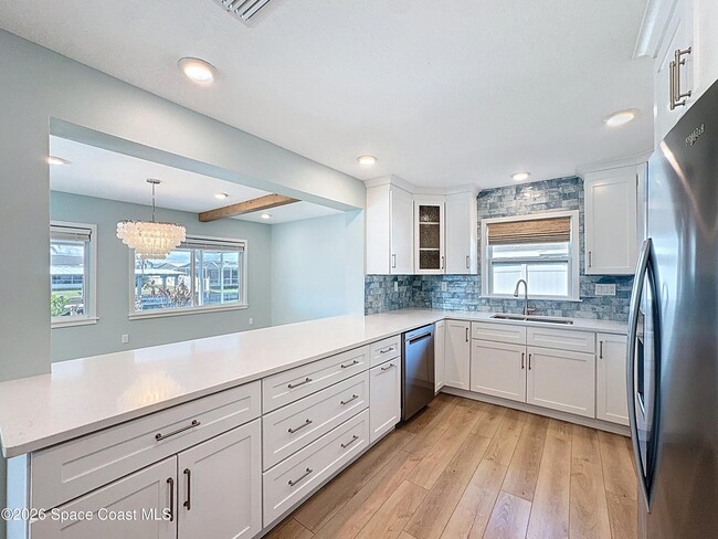 Building Photo - 1707 Shore Dr