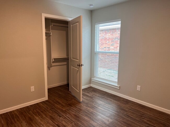 Building Photo - Available October 8th- in Upland West.
