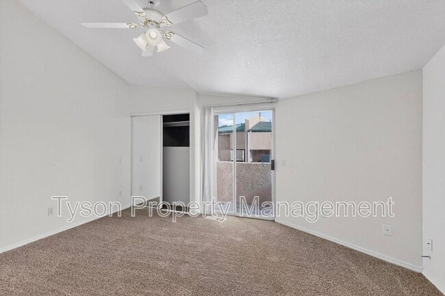 Building Photo - 1732 Del Cielo Dr NW