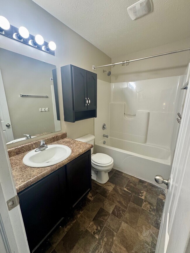 Building Photo - 2164 Sungold Ct
