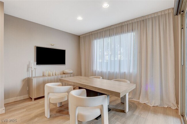 Building Photo - 9716 Jade Rise Ave