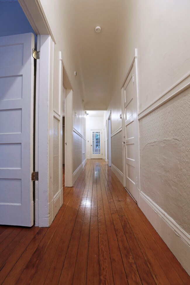 Building Photo - 84a Sanchez St