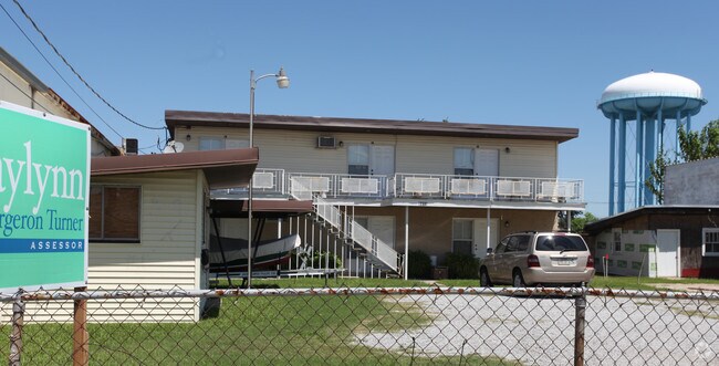 Building Photo - 6611 St Claude Ave