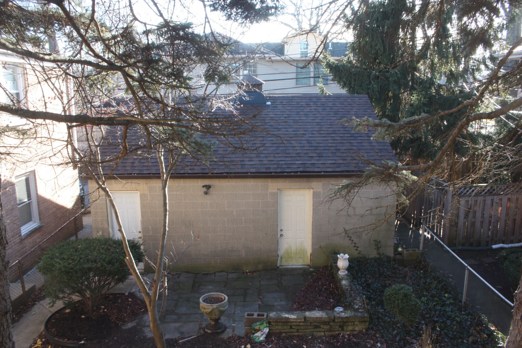 Building Photo - 3048 Central St