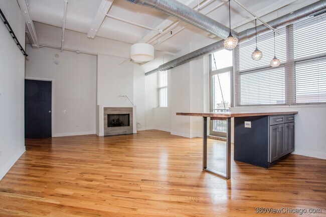 Building Photo - 500 S Clinton St