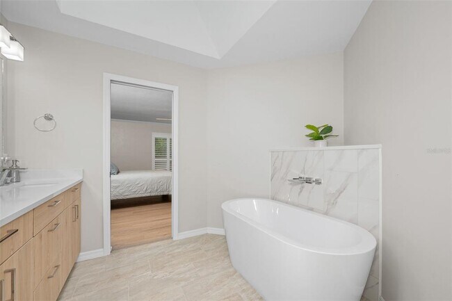 Building Photo - 9821 SW 34th Rd