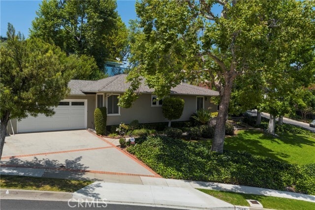 Building Photo - 229 Glenullen Dr