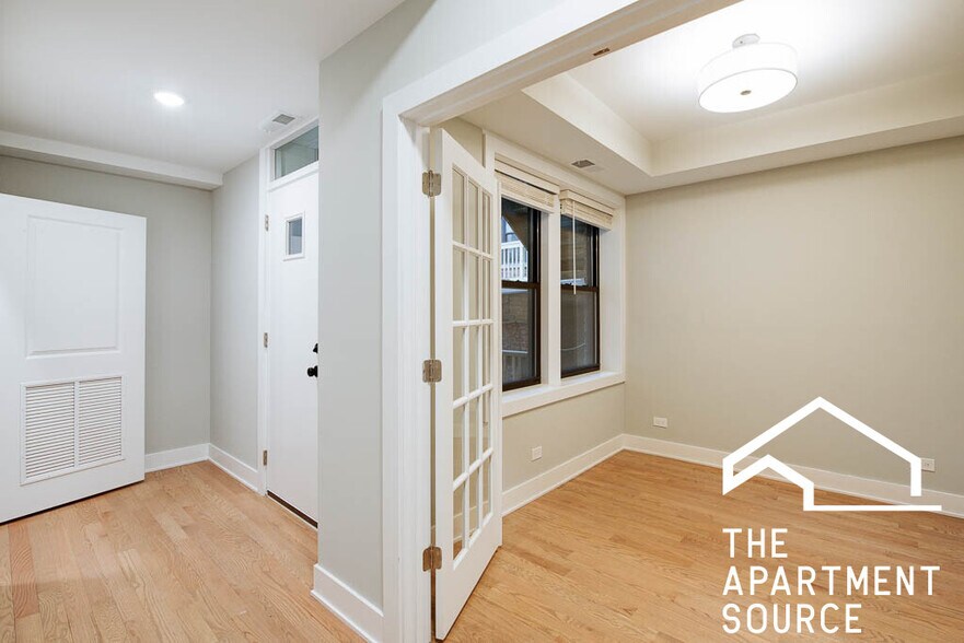 Building Photo - 4409 N Seeley Ave