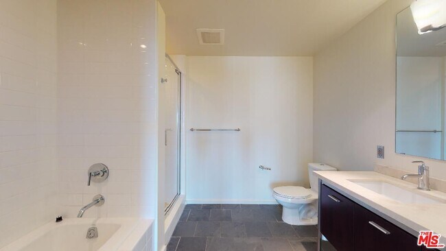 Building Photo - 1155 S Grand Ave