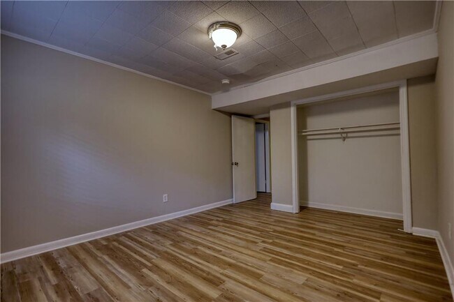 Building Photo - 175 Red Bank Rd