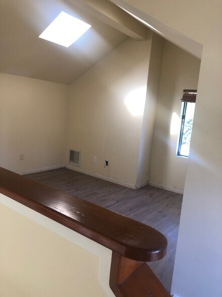 Building Photo - 1806 Soto St