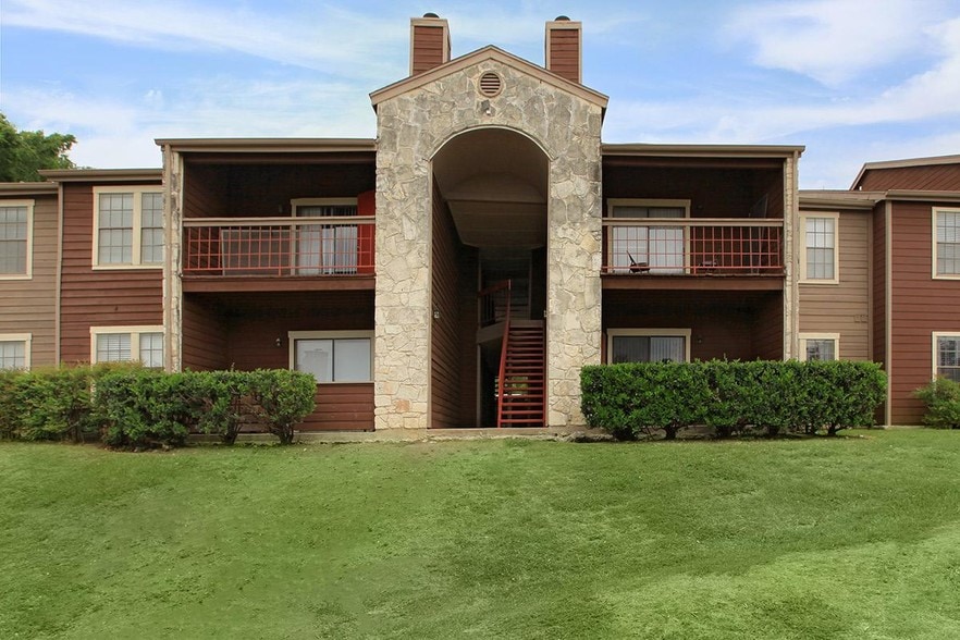 YOUR NEW HOME AWAITS - Avistar at the Crest