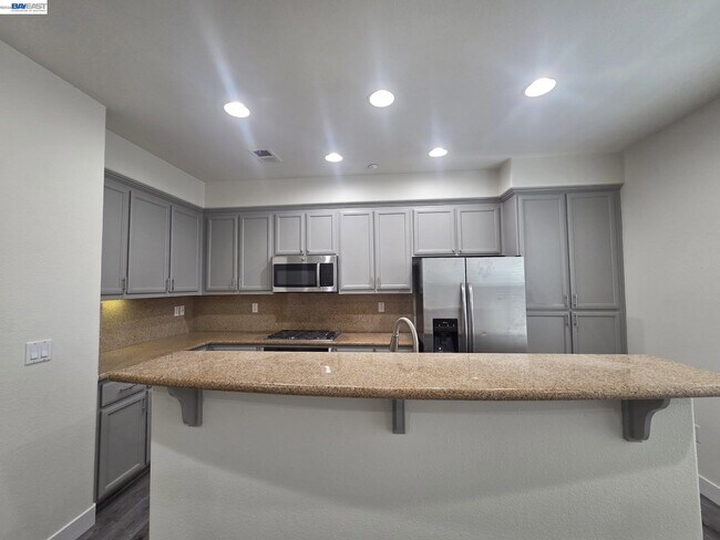 Building Photo - 3727 Whitworth Dr