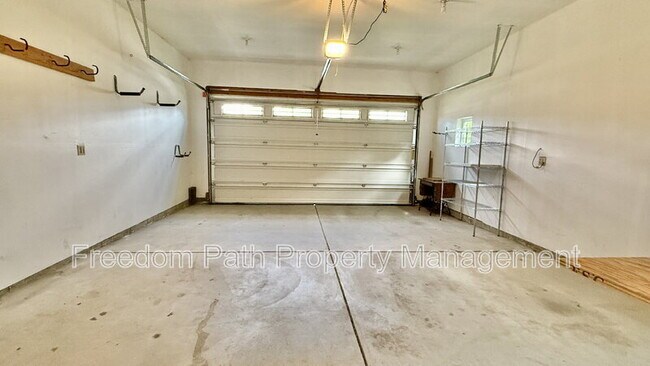 Building Photo - 406 Lundblad Pl