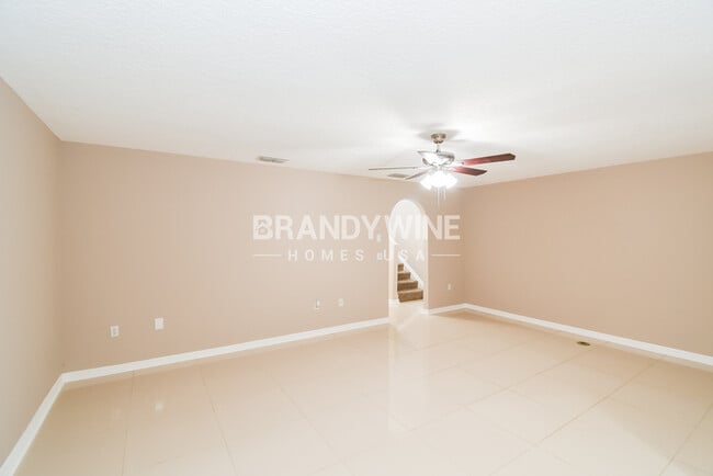 Building Photo - 11856 Lake Bend Cir