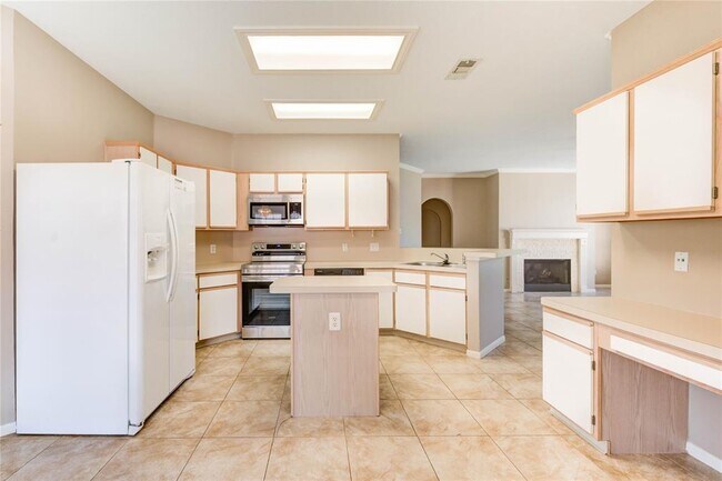 Building Photo - 4814 Cotter Ln