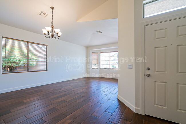 Building Photo - 3536 E San Pedro Ave