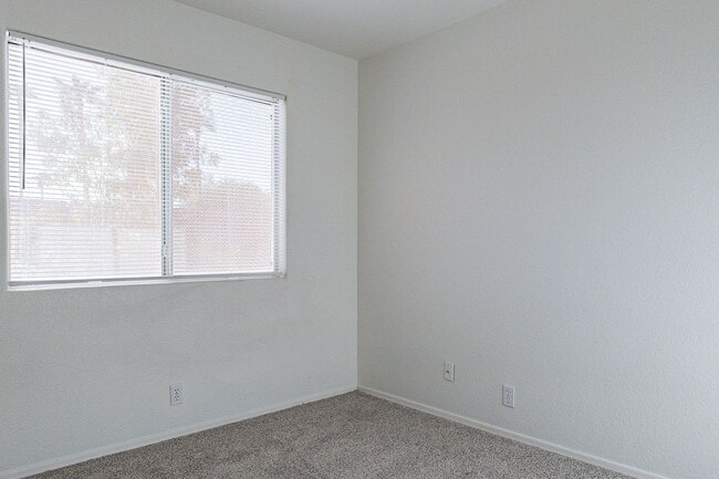 Building Photo - Spacious 5-Bedroom Home with Open Layout & Private Backyard