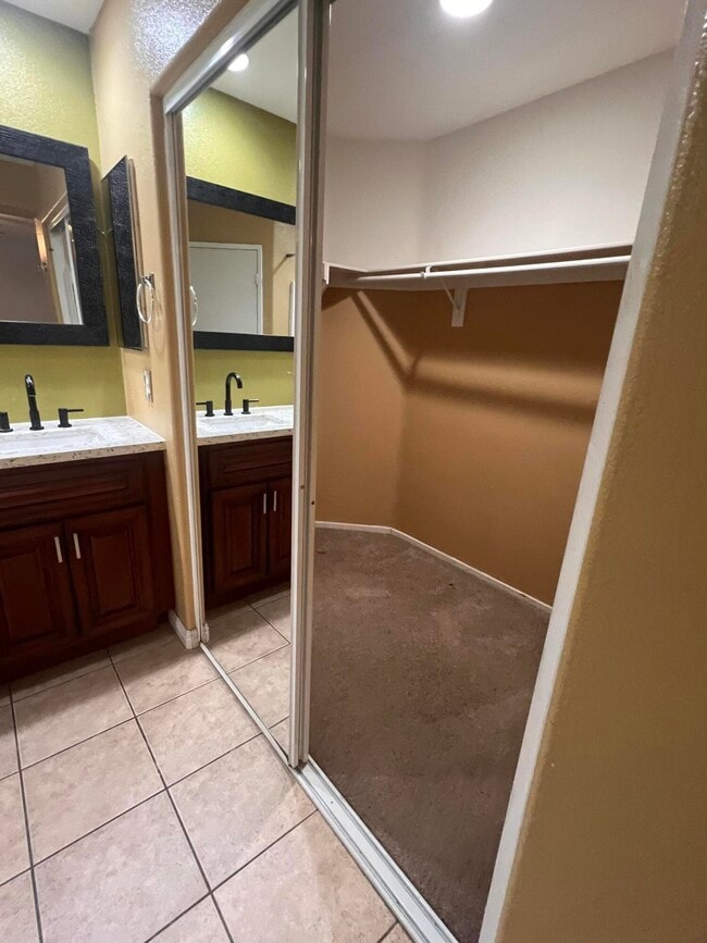 Building Photo - 83144 Albion Dr