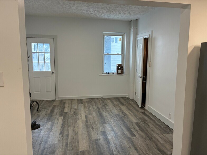 Building Photo - 110 E Madison Ave