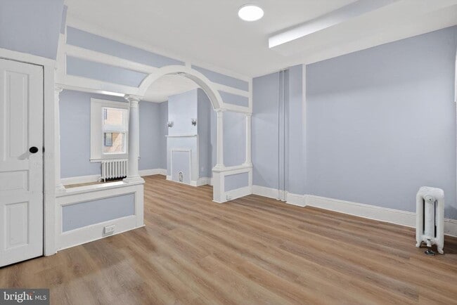 Building Photo - 136 Farson St