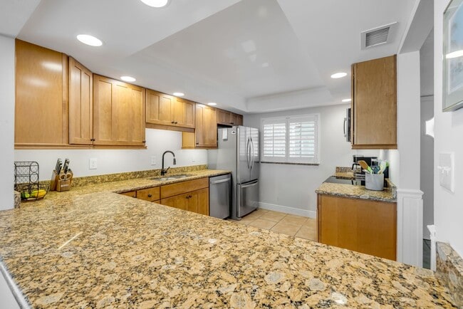 Building Photo - New Smyrna Fully Furnished 2BD/2BA Beach Condo in Waterfront Community!