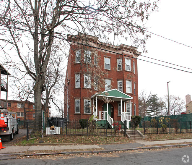 Building Photo - 26-28 Judson St