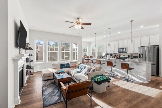 Building Photo - Stunning 4 Bed, 3 Bath Home in Durham!