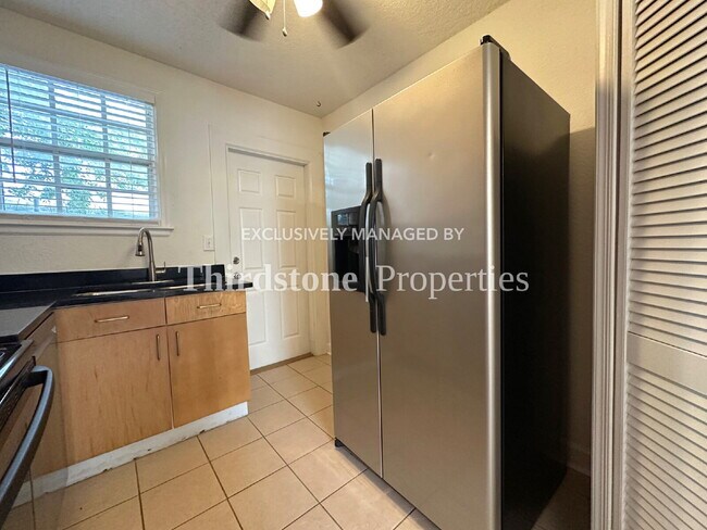 Building Photo - 319 1st Ave N