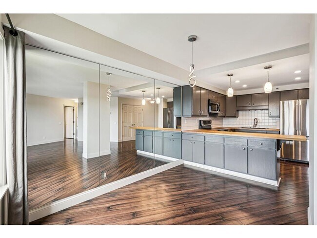 Building Photo - 2950 Dean Pkwy